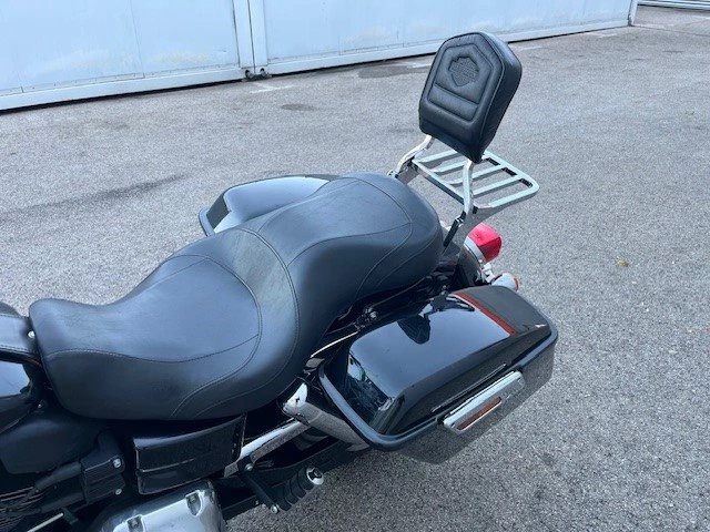 Harley-Davidson Dyna Switchback  FLD (Vivid Black) - Bild 10
