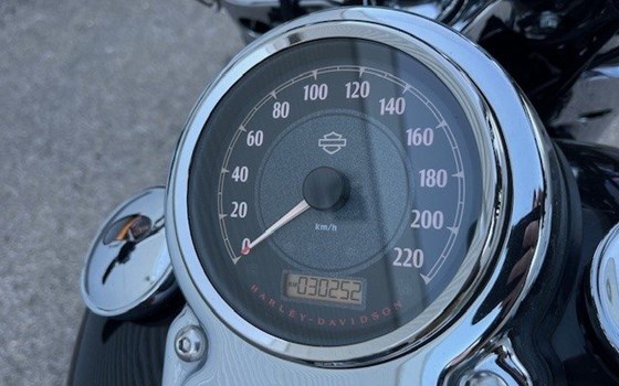 Gebrauchtmotorrad Harley-Davidson Dyna Switchback  FLD - Bild 12