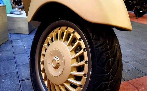 Neufahrzeug Vespa 946 Dragon - Bild 6