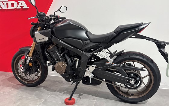 Neufahrzeug Honda CB650R E-Clutch - Bild 11