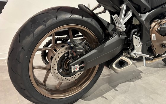 Neufahrzeug Honda CB650R E-Clutch - Bild 5