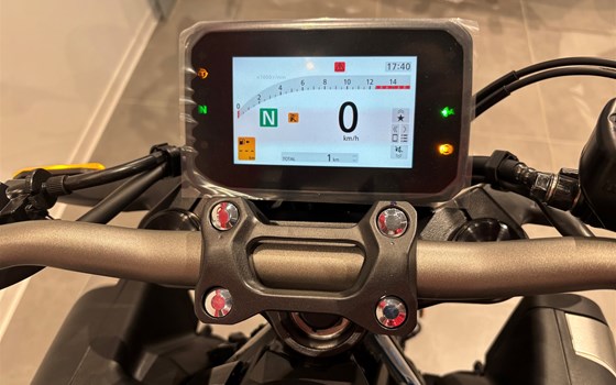 Neufahrzeug Honda CB650R E-Clutch - Bild 9