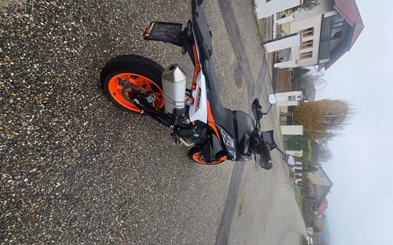 Gebrauchtmotorrad KTM 890 SMT - Bild 4