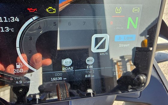 Gebrauchtmotorrad KTM 890 SMT - Bild 6