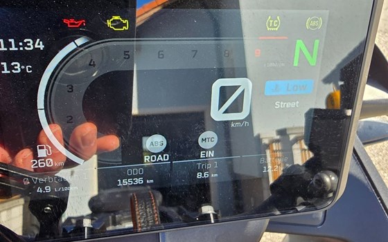 Gebrauchtmotorrad KTM 890 SMT - Bild 6