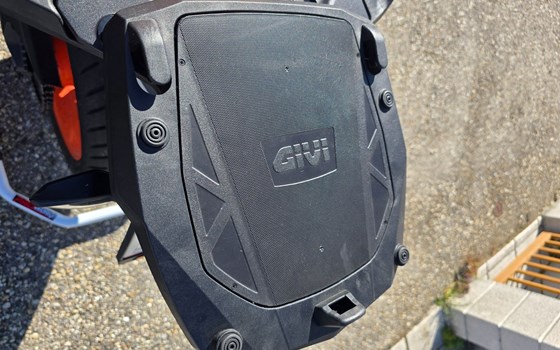 Gebrauchtmotorrad KTM 890 SMT - Bild 9