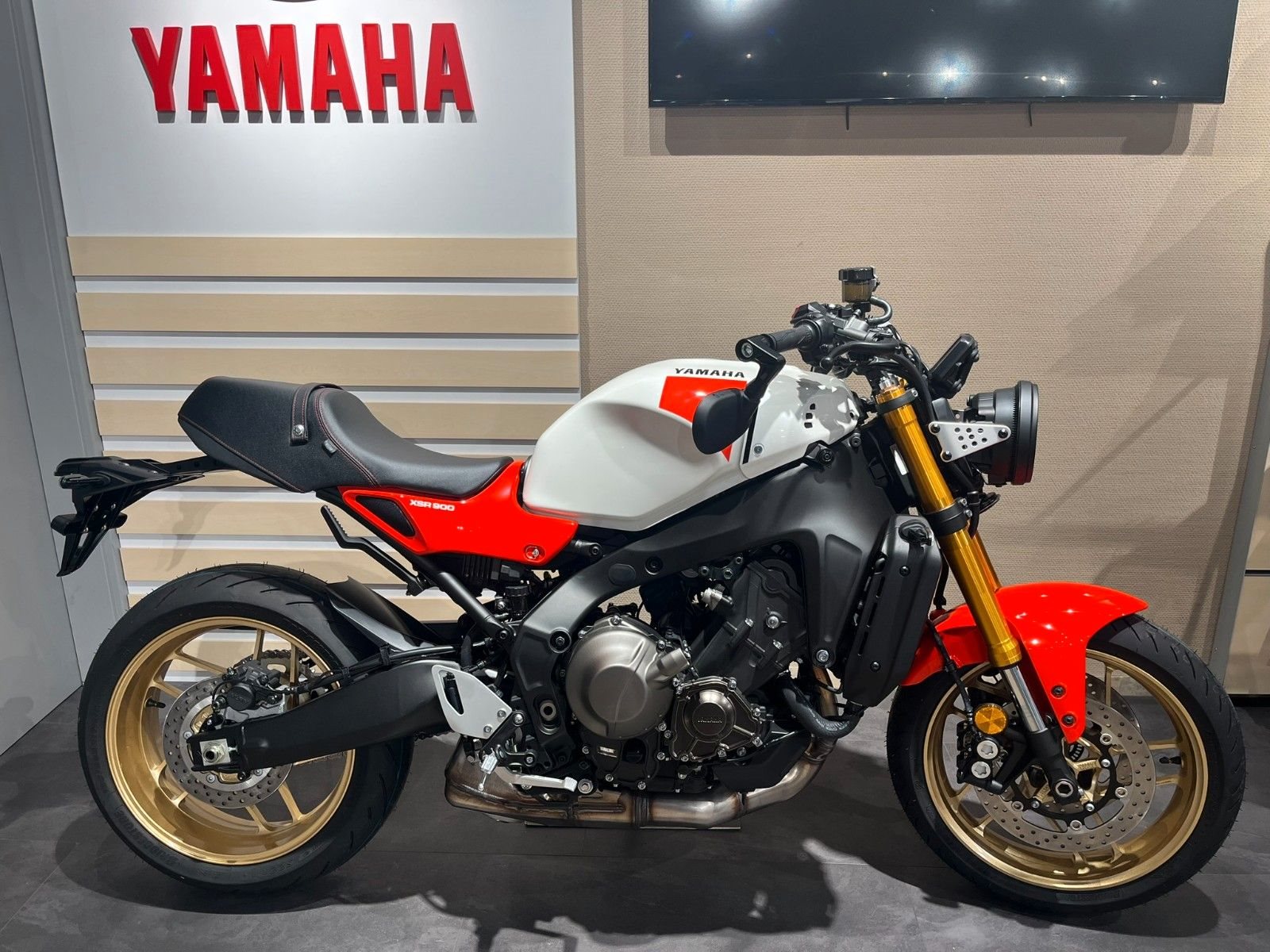 Yamaha XSR900 