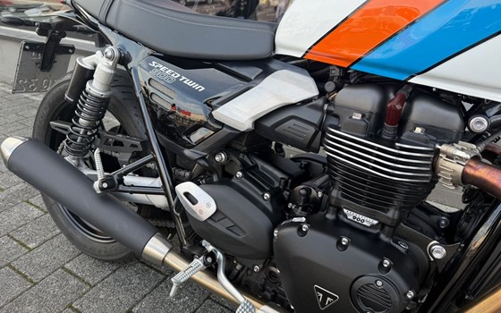Gebrauchtmotorrad Triumph Speed Twin 900 - Bild 4