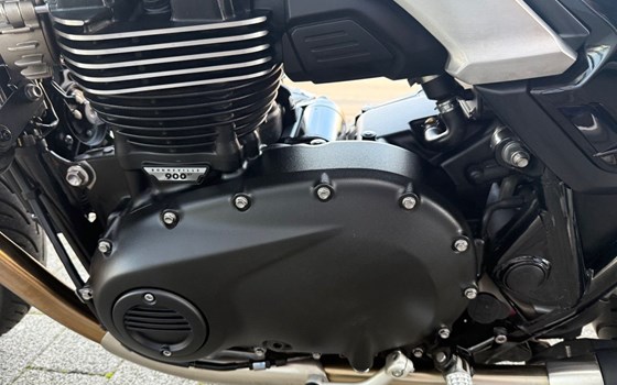 Gebrauchtmotorrad Triumph Speed Twin 900 - Bild 5