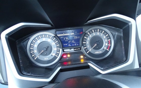 Gebrauchtmotorrad Honda Forza 300 - Bild 12