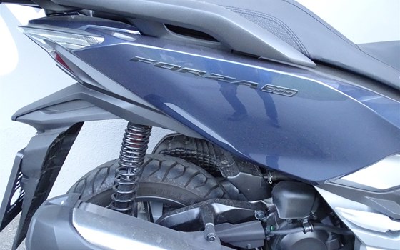 Gebrauchtmotorrad Honda Forza 300 - Bild 2