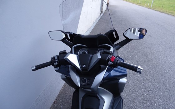 Gebrauchtmotorrad Honda Forza 300 - Bild 3