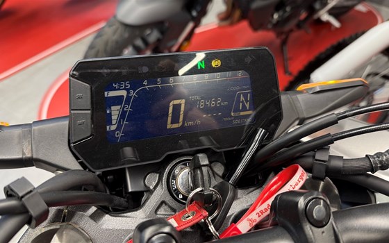 Gebrauchtmotorrad Honda CB125R - Bild 5