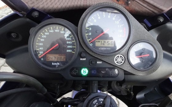 Gebrauchtmotorrad Yamaha FZS 1000 Fazer - Bild 8