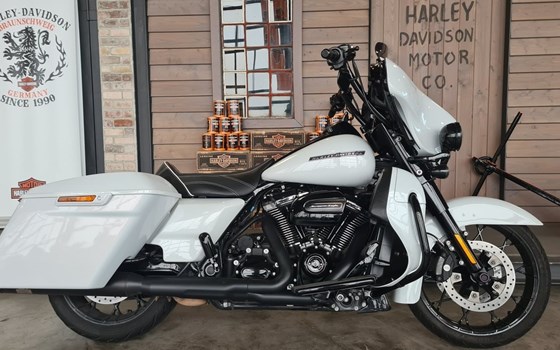 Gebrauchtmotorrad Harley-Davidson Dyna Street Bob Special - Bild 1