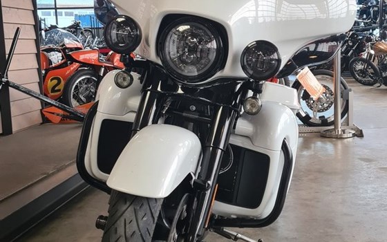 Gebrauchtmotorrad Harley-Davidson Dyna Street Bob Special - Bild 7