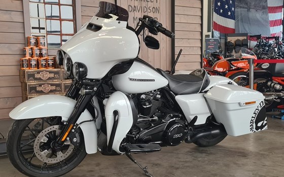 Gebrauchtmotorrad Harley-Davidson Dyna Street Bob Special - Bild 8