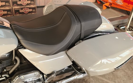 Neufahrzeug Harley-Davidson Road Glide FLTRX - Bild 11