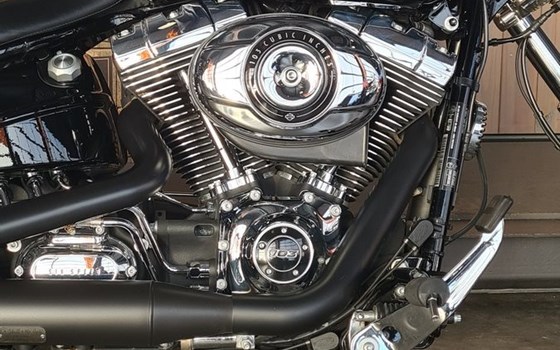 Gebrauchtmotorrad Harley-Davidson Softail Breakout FXSB - Bild 2