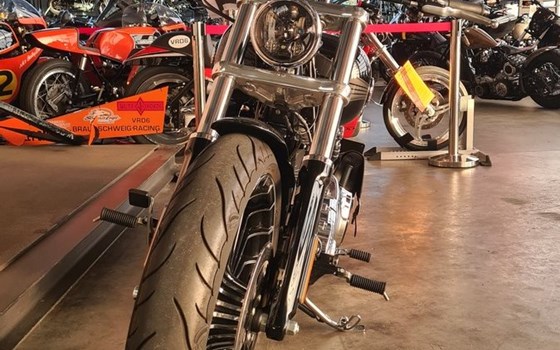 Gebrauchtmotorrad Harley-Davidson Softail Breakout FXSB - Bild 8