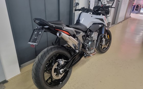 Gebrauchtmotorrad KTM 790 Duke L - Bild 3