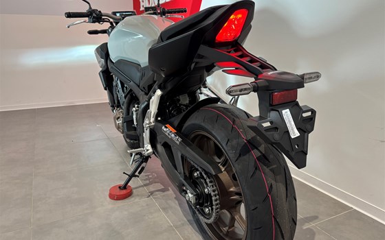 Neufahrzeug Honda CB650R E-Clutch - Bild 7