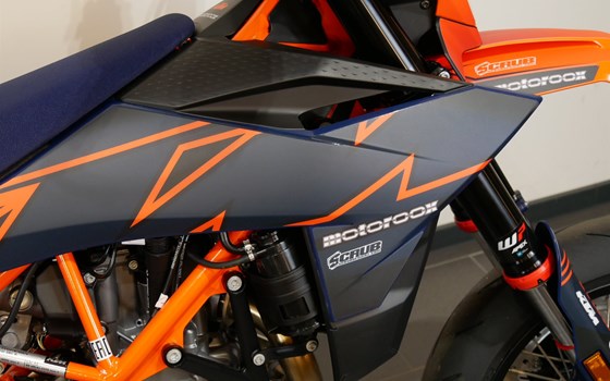 Neufahrzeug KTM 690 SMC R - Bild 10