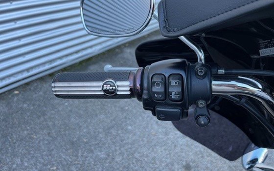 Gebrauchtmotorrad Harley-Davidson Sportster XL 1200T SuperLow - Bild 12