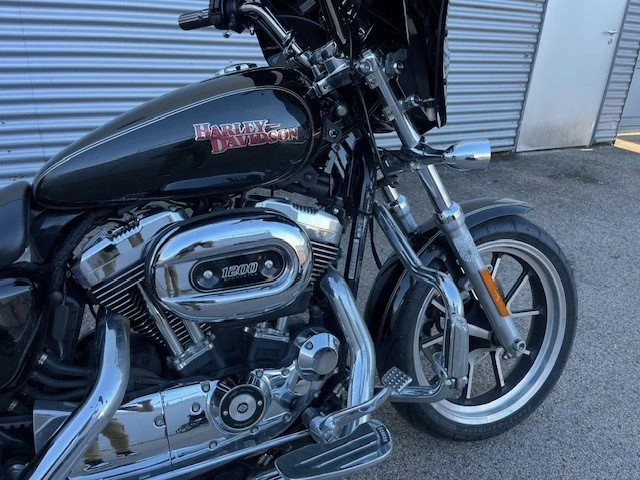 Harley-Davidson Sportster XL 1200T SuperLow (Vivid Black) - Bild 3