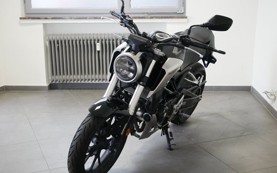 Gebrauchtmotorrad Honda CB125R - Bild 2