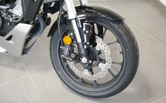 Gebrauchtmotorrad Honda CB125R - Bild 6