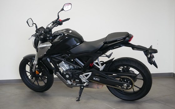 Gebrauchtmotorrad Honda CB125R - Bild 9