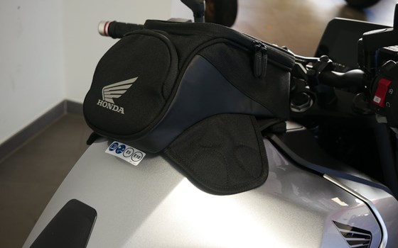 Gebrauchtmotorrad Honda CB750 Hornet - Bild 9