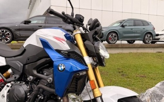 Motorrad Occasion BMW F 900 R - Bild 3