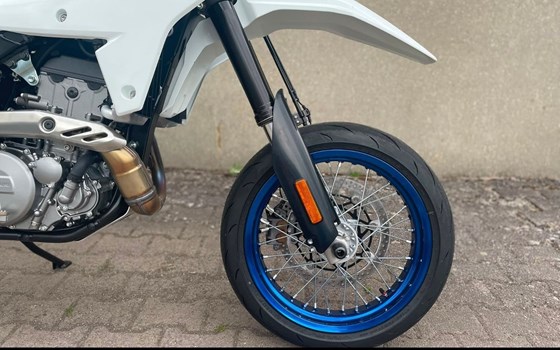 Neufahrzeug Suzuki DR-Z4SM - Bild 3