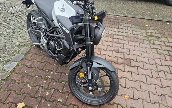 Gebrauchtmotorrad Honda CB125R - Bild 4