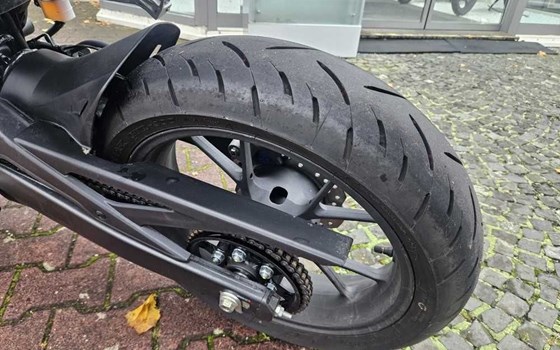 Gebrauchtmotorrad Honda CB125R - Bild 7