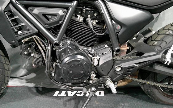 Gebrauchtmotorrad Ducati Scrambler Icon Dark - Bild 11