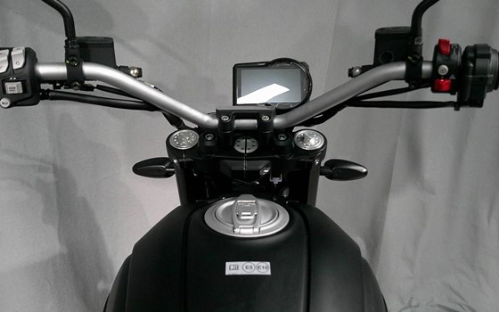 Gebrauchtmotorrad Ducati Scrambler Icon Dark - Bild 6