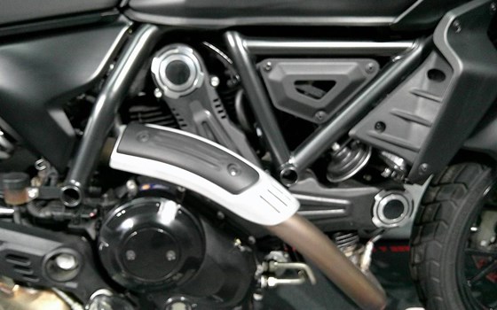 Gebrauchtmotorrad Ducati Scrambler Icon Dark - Bild 8