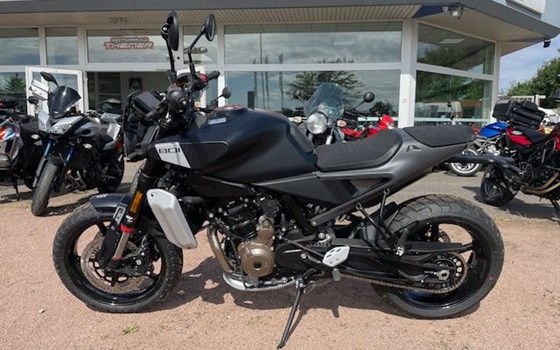 Neufahrzeug Husqvarna Svartpilen 801 - Bild 4