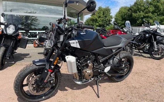 Neufahrzeug Husqvarna Svartpilen 801 - Bild 8