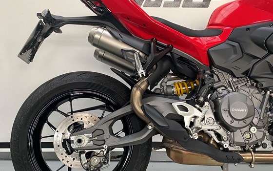 Gebrauchtmotorrad Ducati Streetfighter V2 - Bild 2