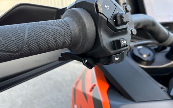 Neufahrzeug KTM 1390 Super Adventure S EVO - Bild 20