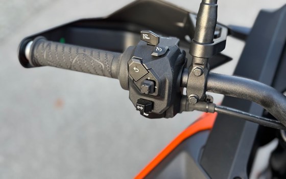 Neufahrzeug KTM 1390 Super Adventure S EVO - Bild 22