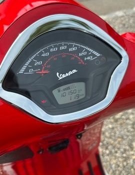 Gebrauchtmotorrad Vespa GTS 300 hpe Super - Bild 4