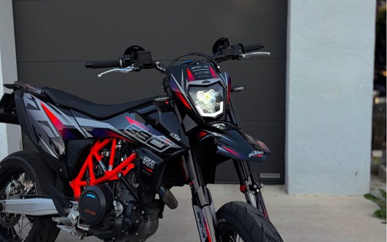 Gebrauchtmotorrad KTM 690 SMC R - Bild 3