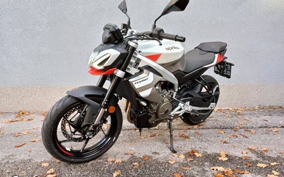 Gebrauchtmotorrad Aprilia Tuono 457 - Bild 1