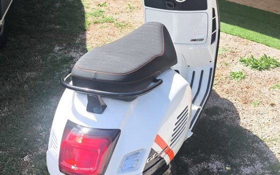 Gebrauchtmotorrad Vespa GTS 300 hpe Super - Bild 4