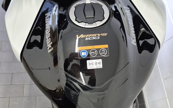 Gebrauchtmotorrad Kawasaki Versys 1100 SE - Bild 3
